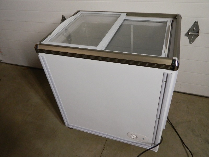 lot 23 image: Intertek Merchandising Refrigerator on Wheels