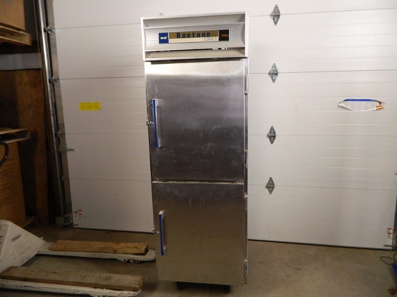 lot 8 image: Ratone Split Door Freezer