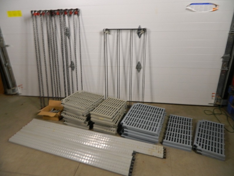 lot 59 image: Large Lot of Metro Max Q Shelving