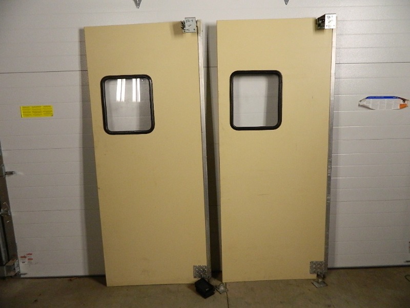 2 Swinging Poly Kitchen Doors Restaurant Bar Bakery Sinks