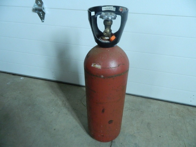 lot 76 image: Co2 Tank