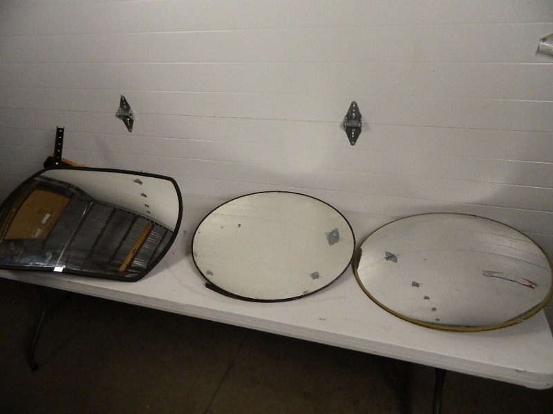 lot 92 image: 3 Security Mirrors