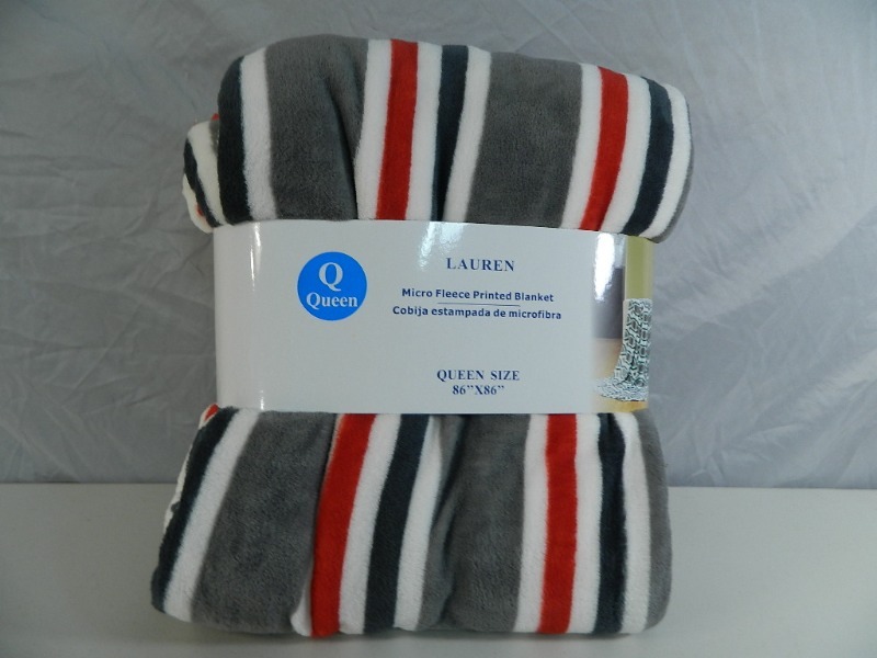 lot 32 image: New Super Soft Lauren Queen Blanket