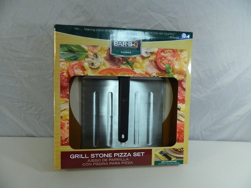 lot 45 image: New Grill Stone Pizza Set