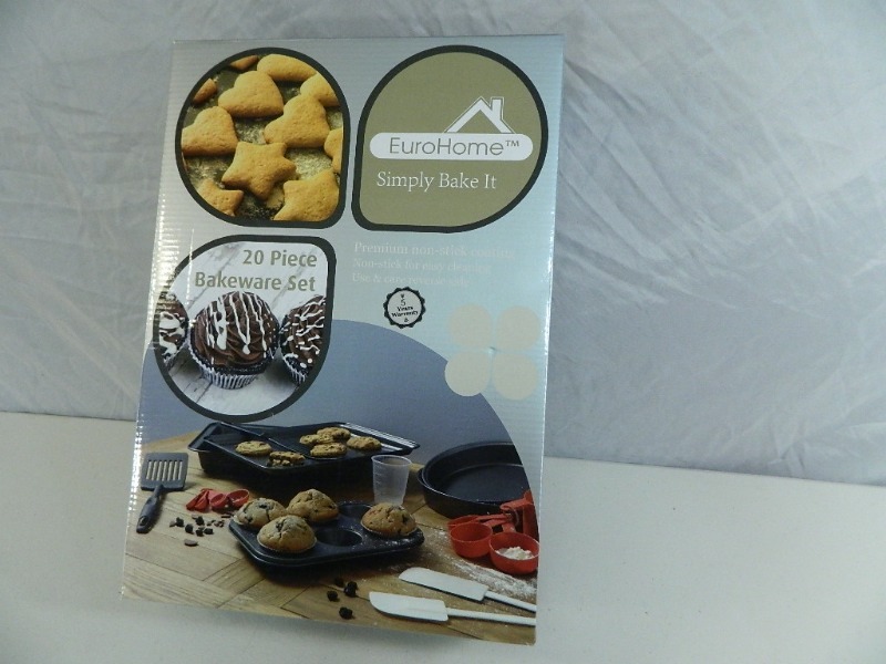 lot 60 image: New 20 Piece Bakeware Set