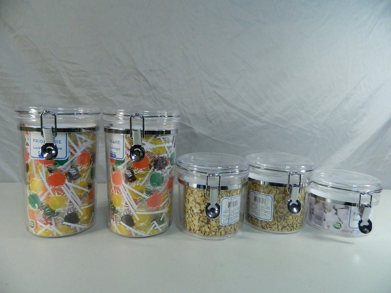 lot 65 image: 5 New Frigidaire Containers