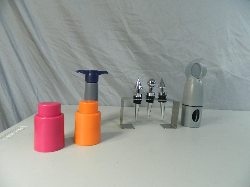 lot 77 image: New Wine Accessories