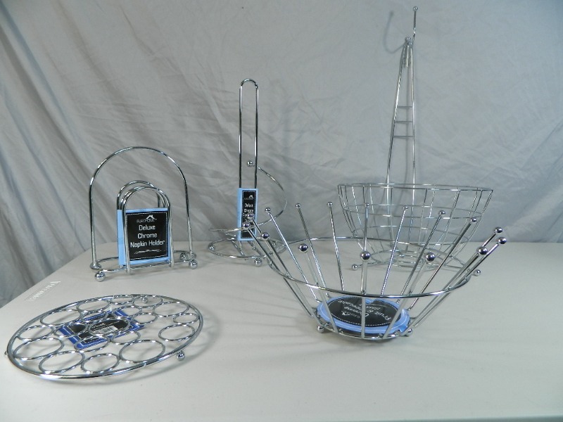 lot 80 image: New Metal Kitchen Items
