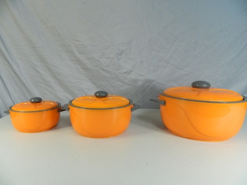 lot 99 image: Nice New 6 Piece Bowl Set with Lids