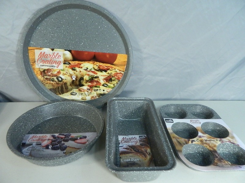 lot 117 image: 4 New Marble Coating Bake Pans