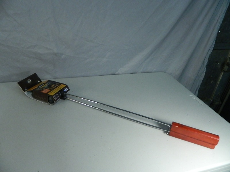 lot 141 image: New Square Cooking Iron