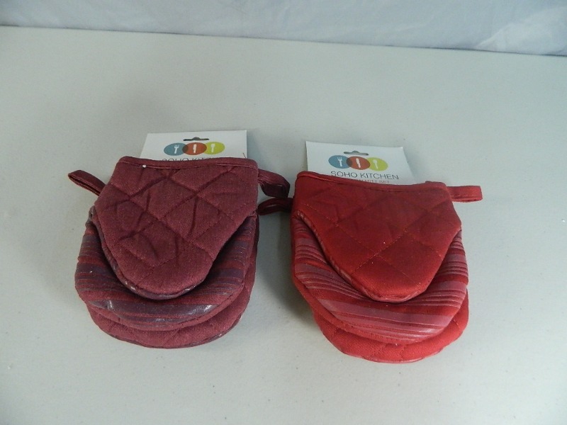 lot 175 image: 2 New Mini Oven Mitt Sets