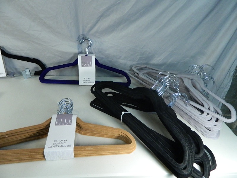 lot 191 image: 73 New Non Slip Hangers