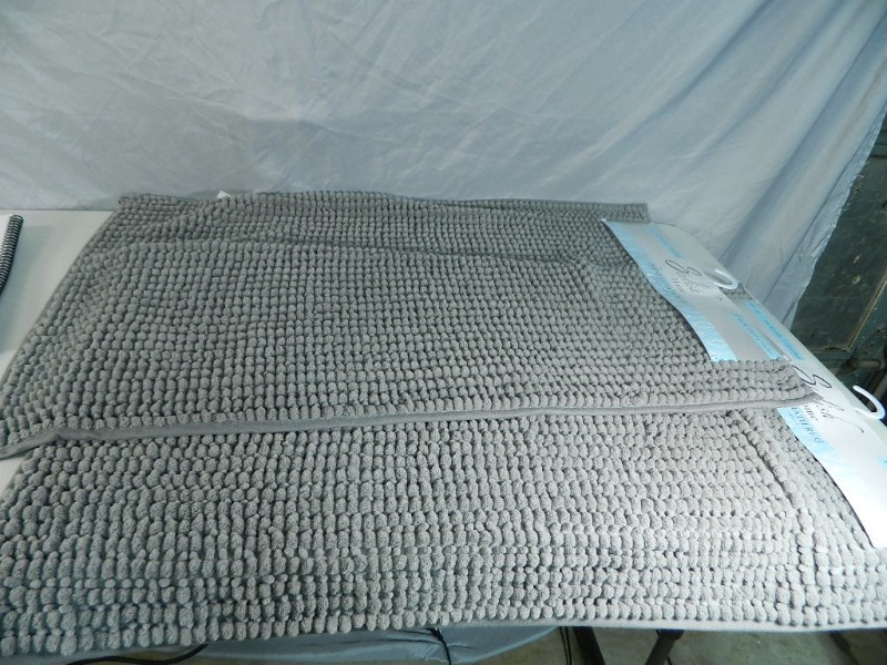 lot 205 image: 2 New Matching Chenille Bath Rugs