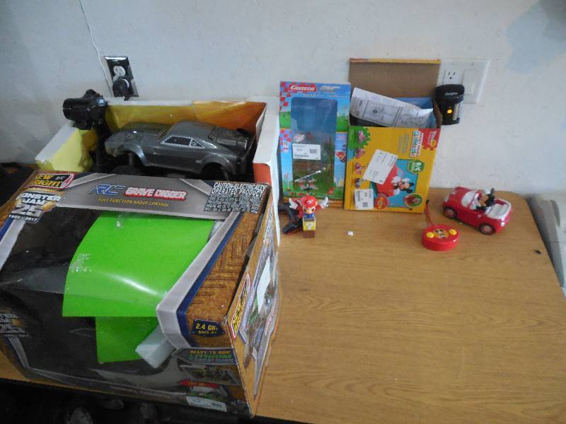 lot 15 image: RC REMOTE TOY LOT