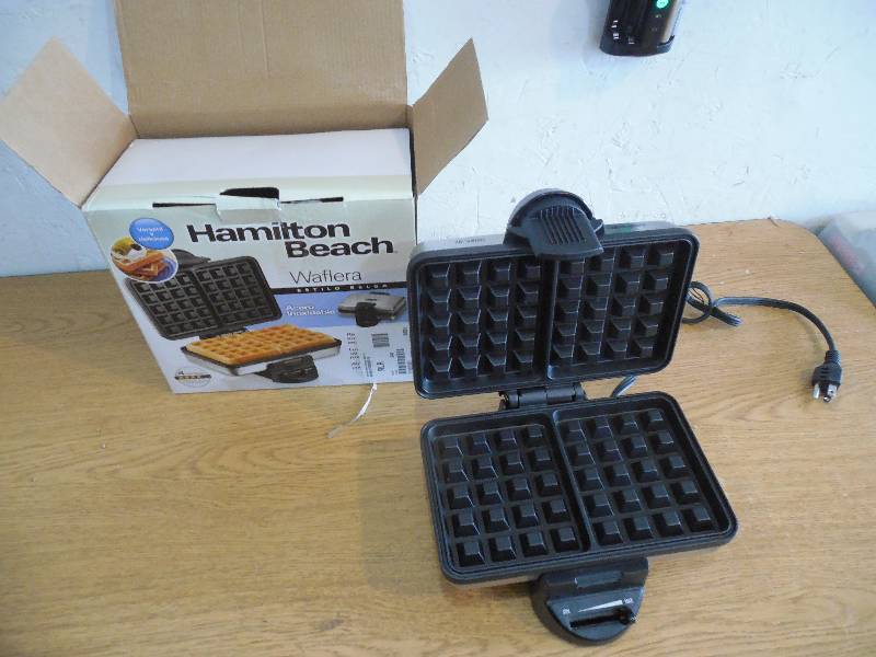 lot 38 image: Hamilton Beach Belgian Style Waffle Maker