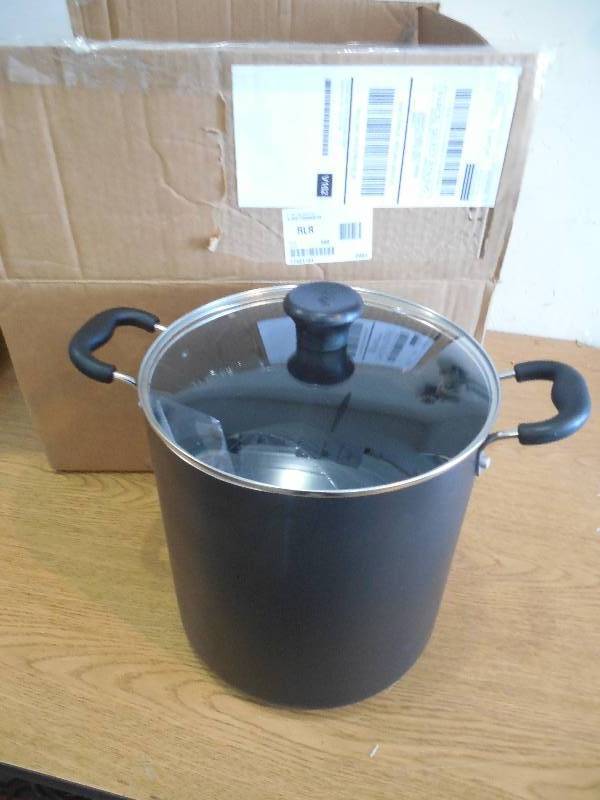 lot 61 image: T-fal 12qt Nonstick Stockpot