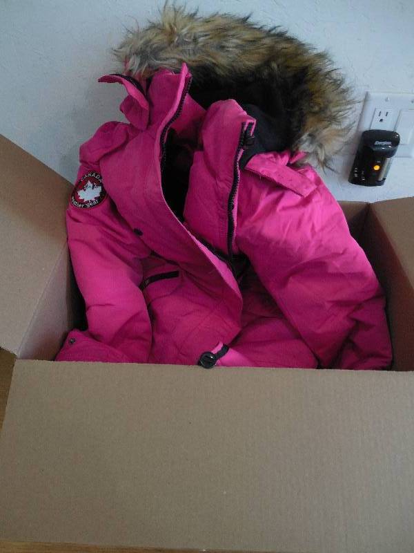 lot 66 image: Canada Weather Gear Girls 7-16 Classic Canada Hooded Parka