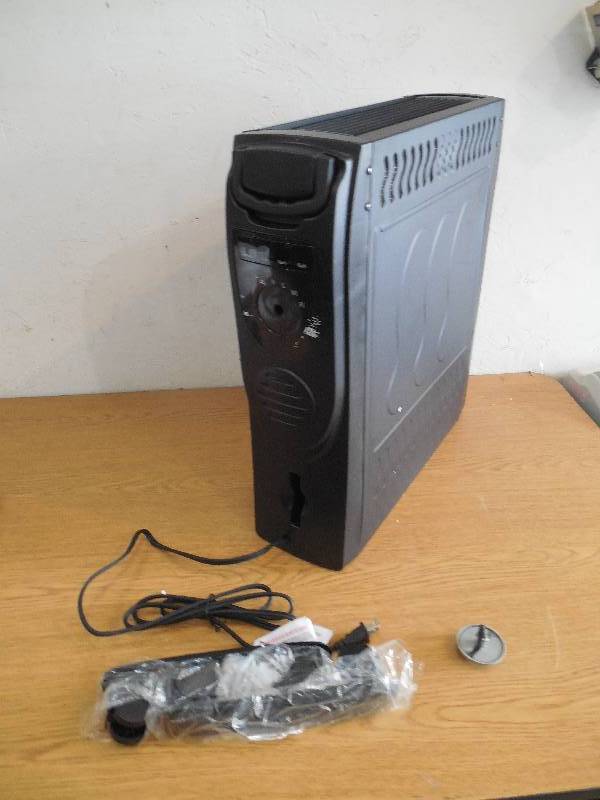 lot 73 image: Optimus Infrared Quartz Convection Heater
