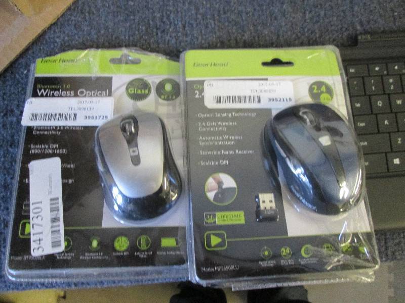 lot 11 image: Lot of 2 wireless mouse...