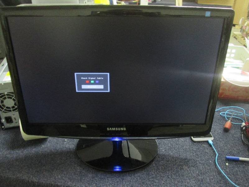 lot 26 image: samsung monitor power on...
