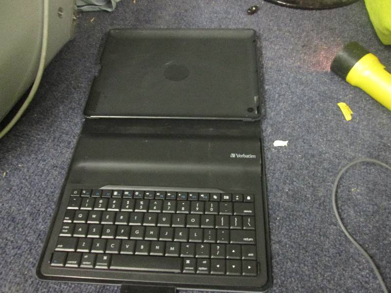 lot 58 image: verbatim ipad coverkeyboard...