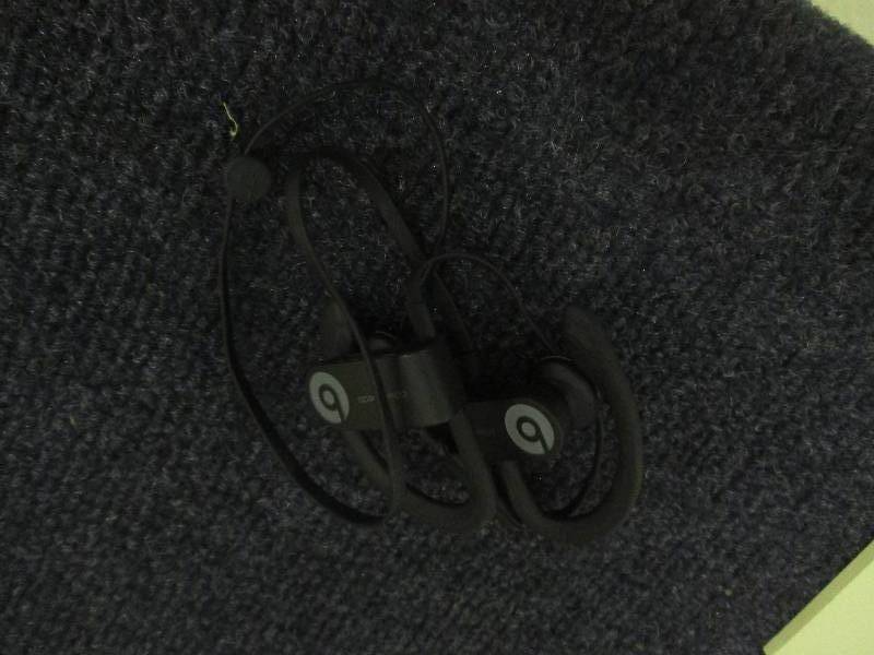lot 63 image: Beats powerbeats 3 wireless earphon...