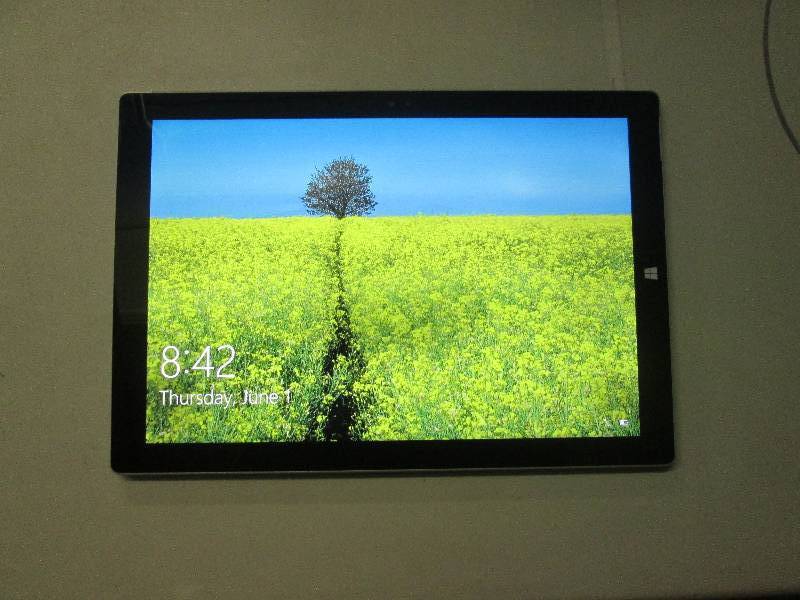 lot 80 image: microsoft surface pro tested and wo...