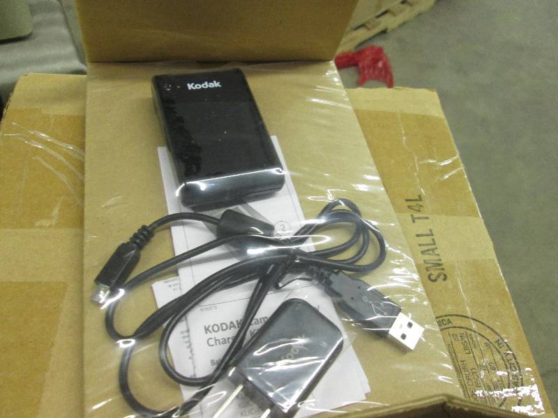 lot 130 image: lot of 5 kodak camera chargers...