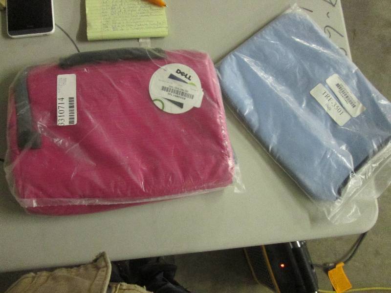 lot 149 image: lot of protective case and laptop b...