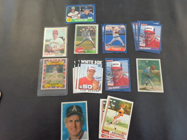 lot 24 image: Tom Seaver & Don Sutton Baseball Cards