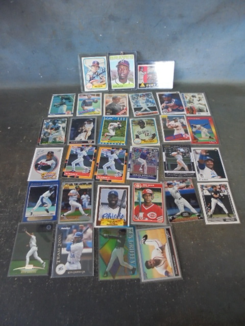lot 3 image: 1964 Hank Aaron and More Star Out Fielder Baseball Cards