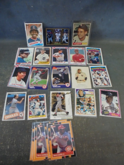 lot 5 image: 1961 Luis Aparacio and More Star Short Stop Baseball Cards