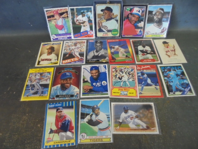 lot 11 image: 1968 Willie Mays Baseball Card and More Star Out Field Baseball Cards