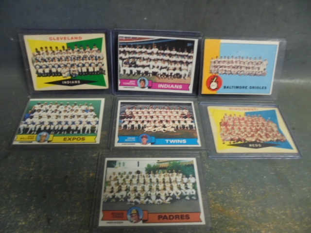 lot 17 image: Vintage MLB Team Baseball Cards