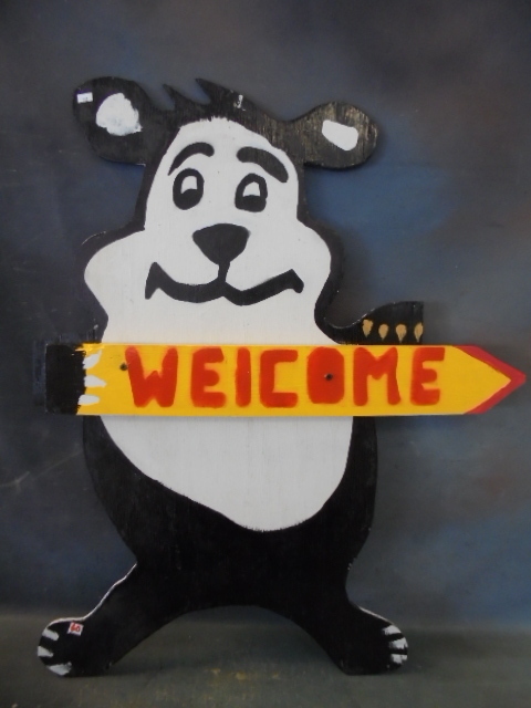 lot 60 image: Bear Welcome Sign