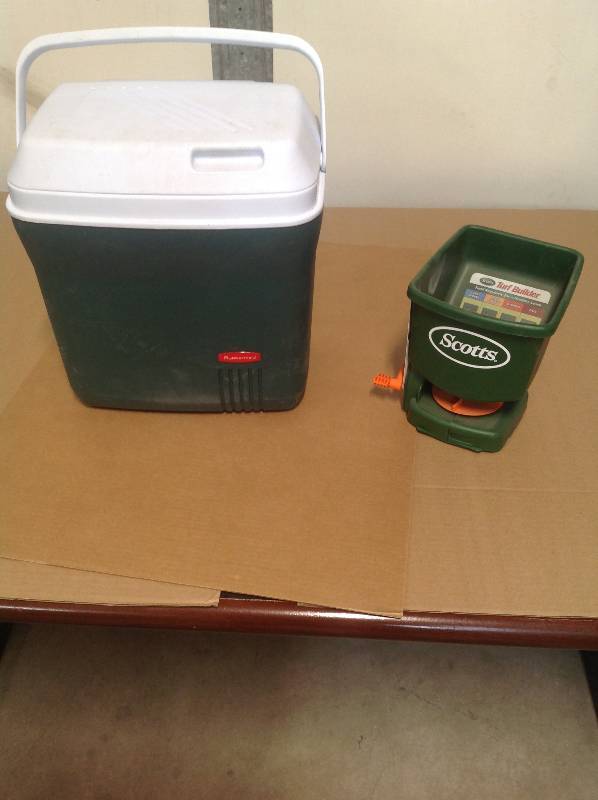Cooler and hand spreader
