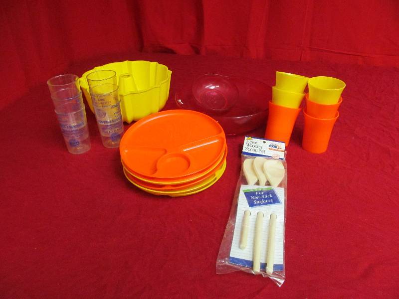 picnic dinner ware