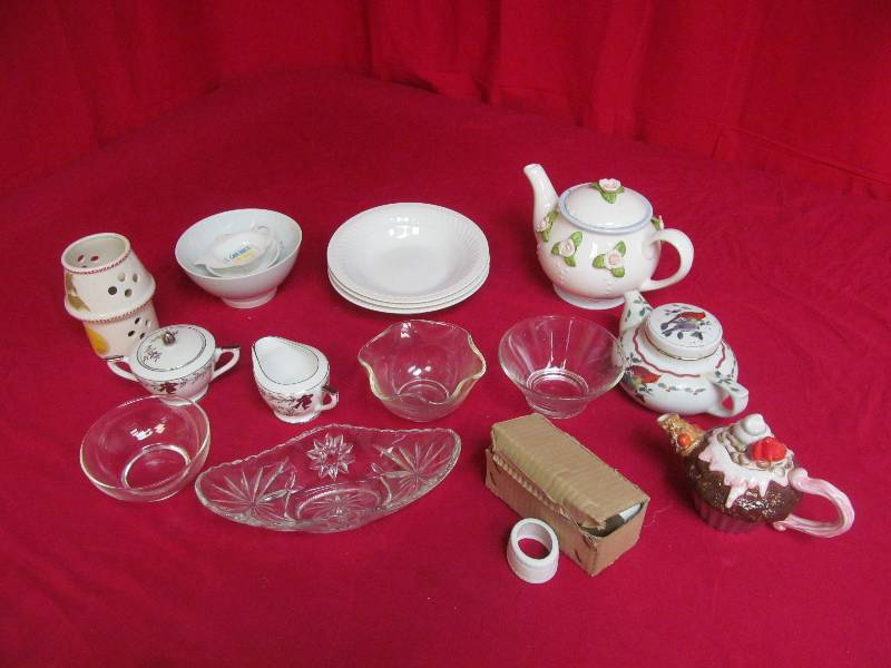 tea pots, napkin rings, cream sugar set