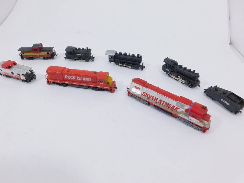 lot 23 image: HO Scale Engines & Caboos