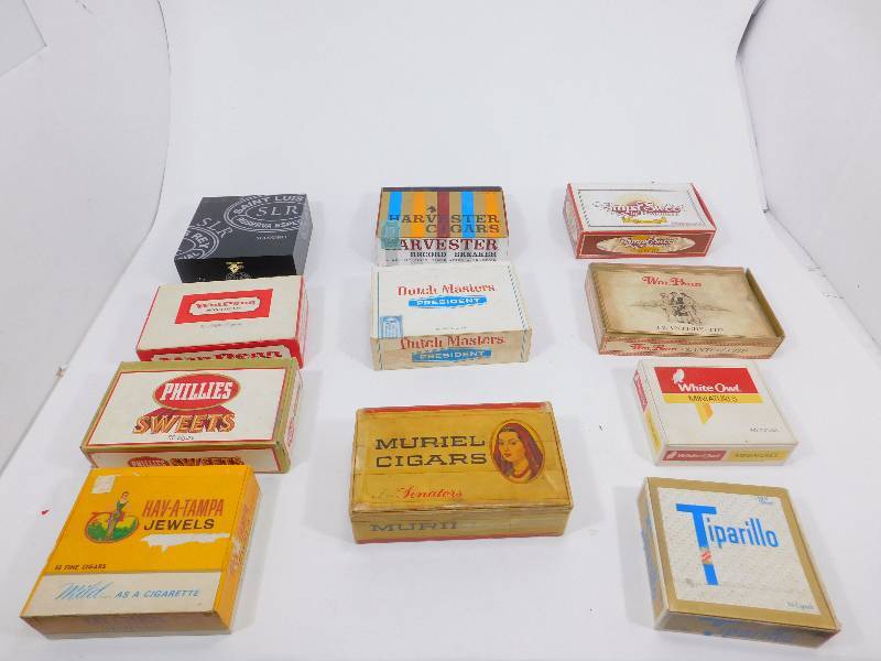 lot 33 image: Cigar Boxes
