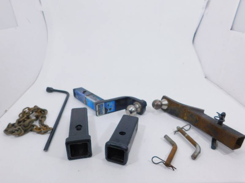 lot 36 image: Hitches