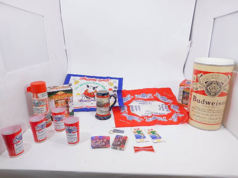 lot 37 image: Budweiser Items