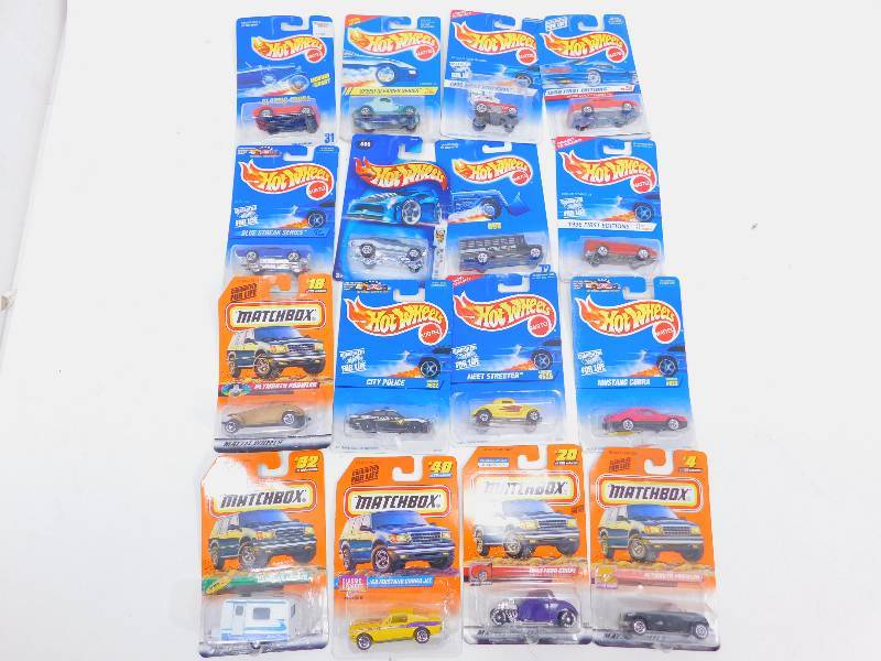 lot 46 image: Hot Wheels Cars