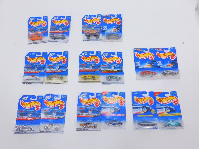lot 50 image: Hot Wheels Cars