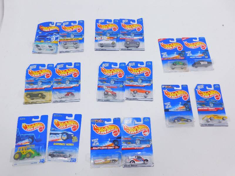 lot 52 image: Hot Wheels Cars