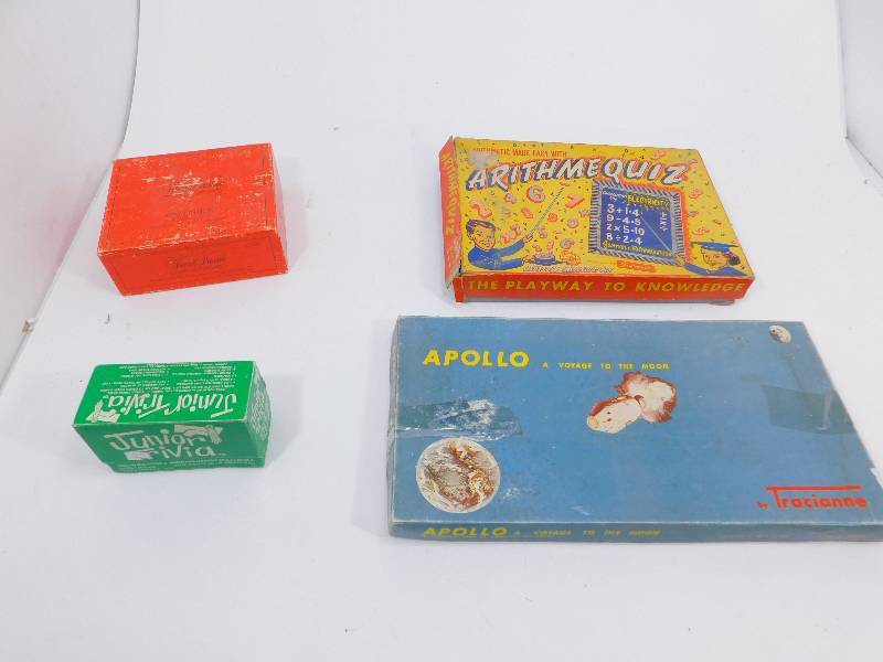 lot 60 image: Lot of 4 Vintage Games