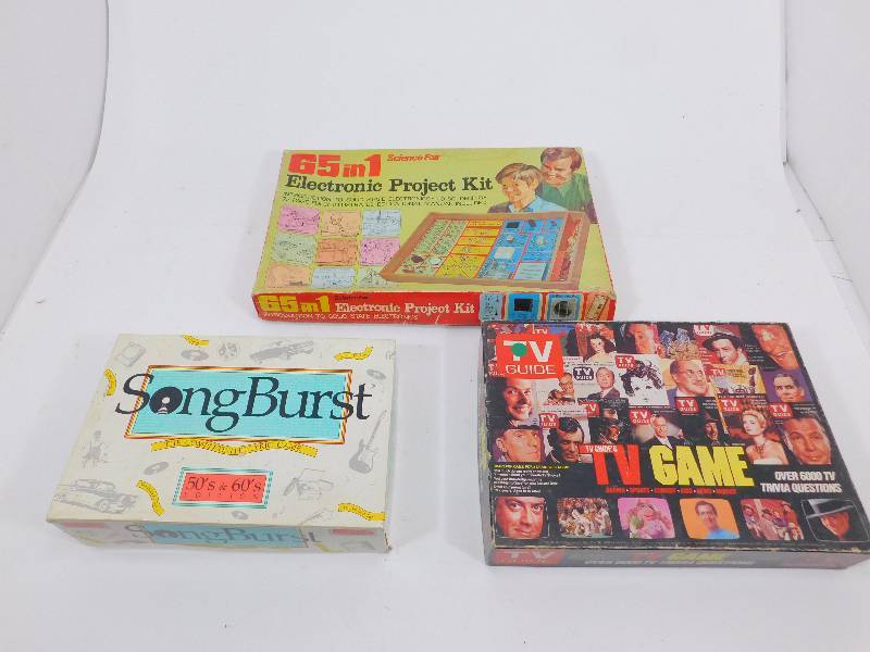 lot 61 image: Lot of 3 Vintage Games