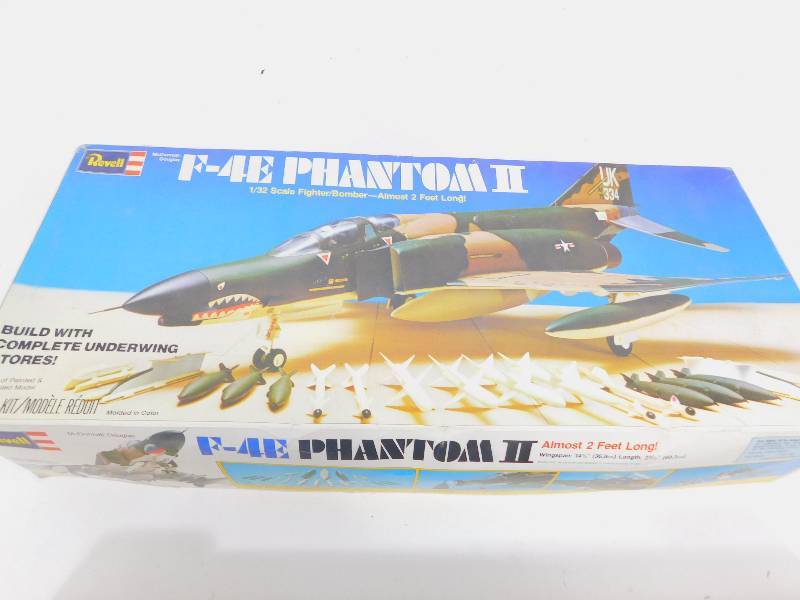 lot 68 image: Vintage Model