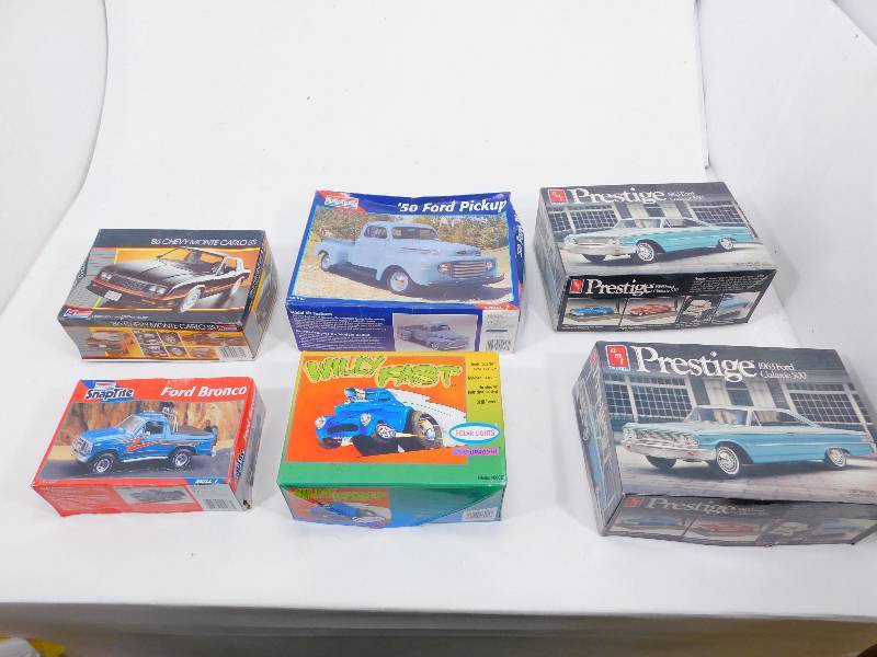 lot 69 image: Lot of 6 Models